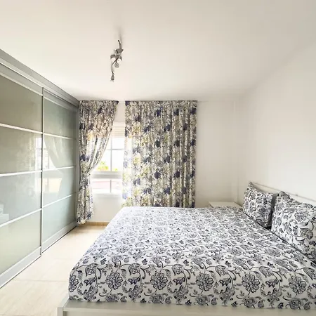 Ocean Front Teneriffa 2 Bedroom Penthouse Costa Adeje Daire *