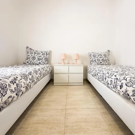 Ocean Front Teneriffa 2 Bedroom Penthouse Costa Adeje Daire *